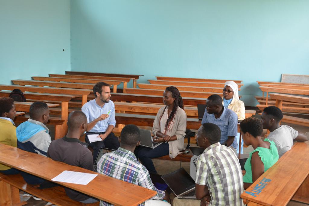 A group discussion at the University of Ngozi
